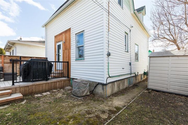 Property Photo:  785 Valour Road  MB R3G 3B1 