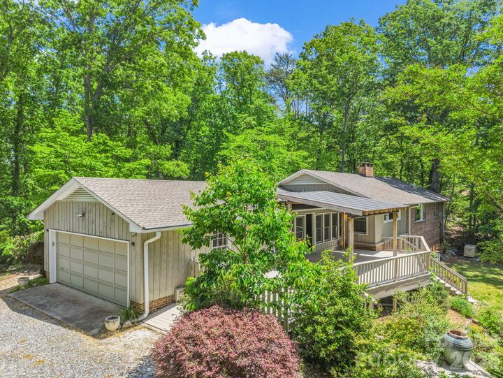 Property Photo:  7 Hearthstone Lane  SC 29356 
