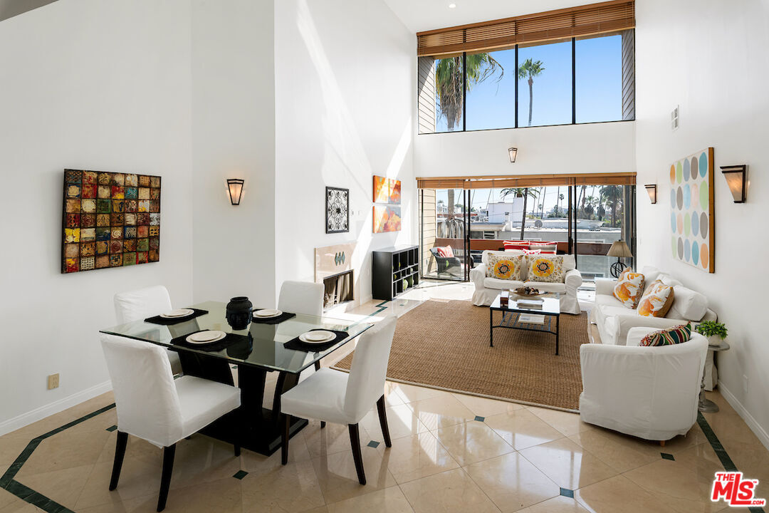 Property Photo:  750 S Bundy Dr  CA 90049 
