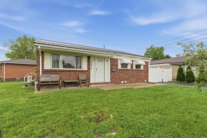 Property Photo:  1903 Alvason Avenue  OH 43219 