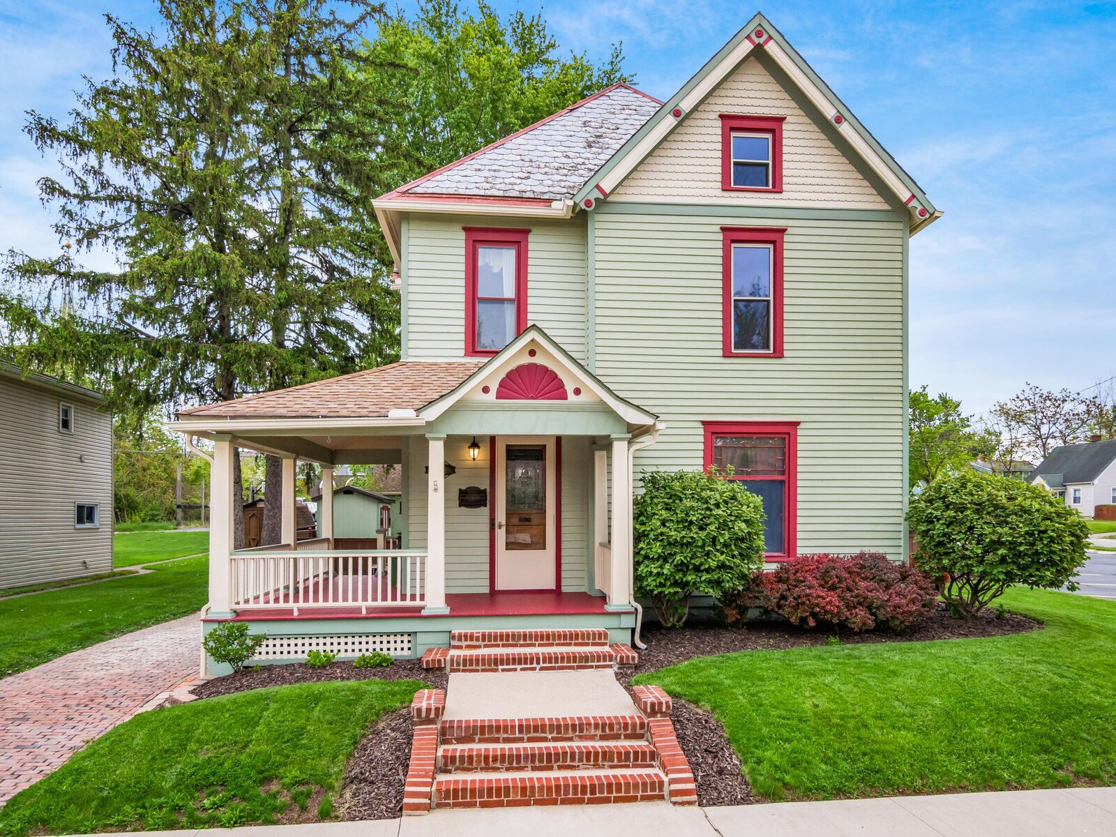 Property Photo: 226 S Plum Street OH 43040