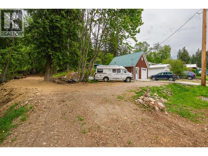 Property Photo:  1524 Russel Avenue  BC V0B 2B0 