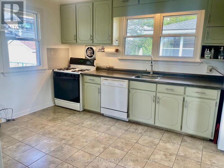 Property Photo:  1421 Palen Avenue  ON K1H 7E6 