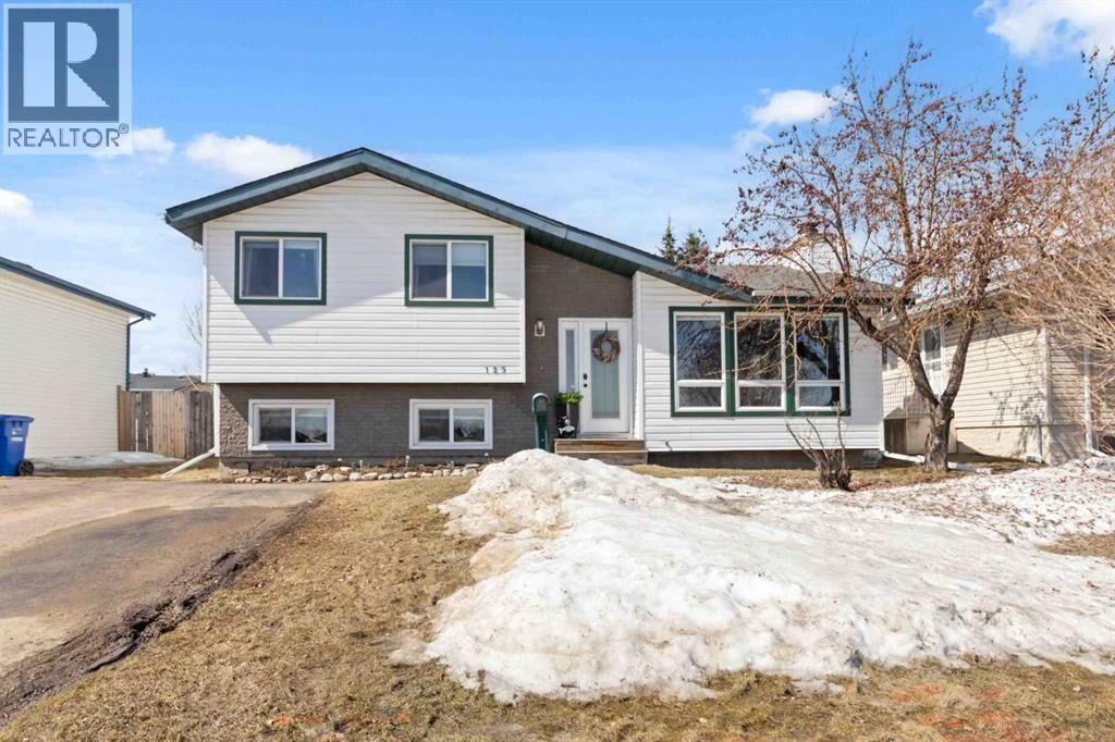 Property Photo:  129 Duncan Drive  AB T9K 1C1 