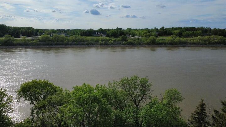 0 Henderson Highway — photo 1