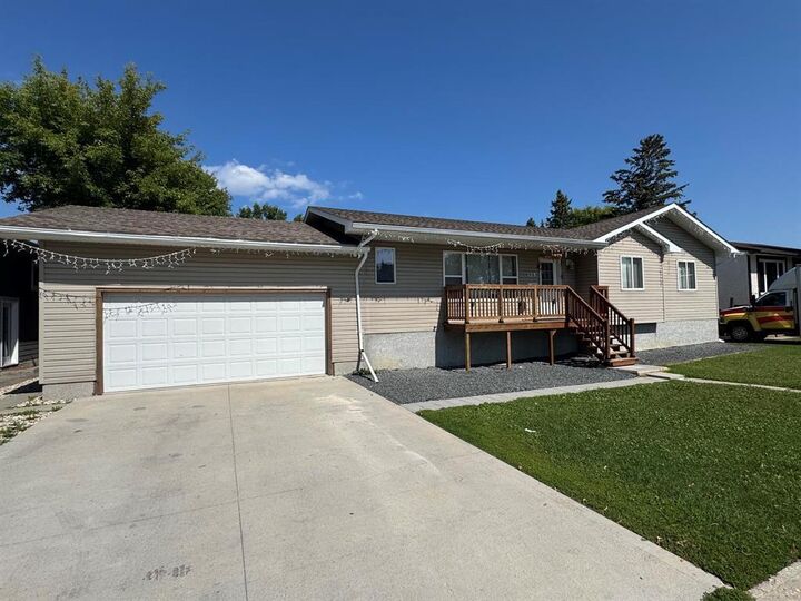 429 Stanley Avenue — photo 1