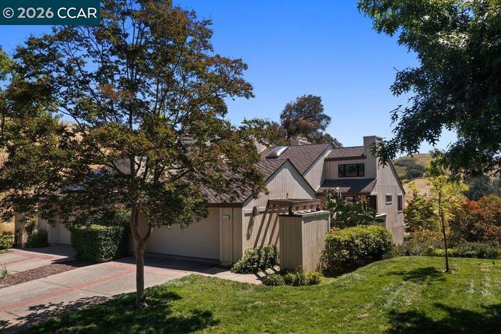 Property Photo: 1803 Lamplight Ct CA 94597
