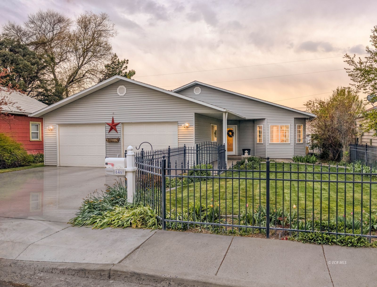 Property Photo: 646 Oak Street NV 89801