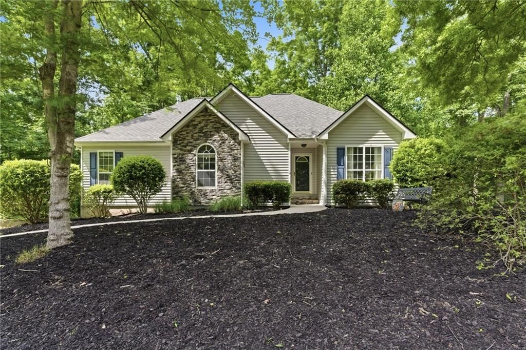 Property Photo: 7260 Serenity Place GA 30041