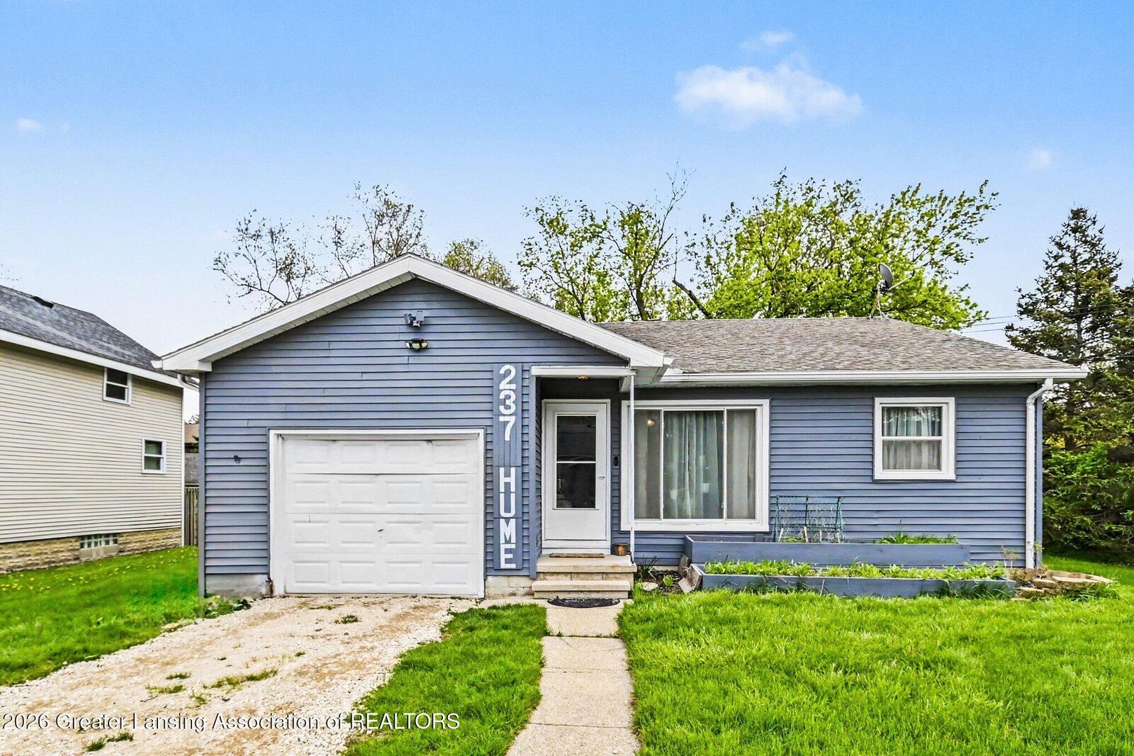 Property Photo: 237 Hume Boulevard MI 48917
