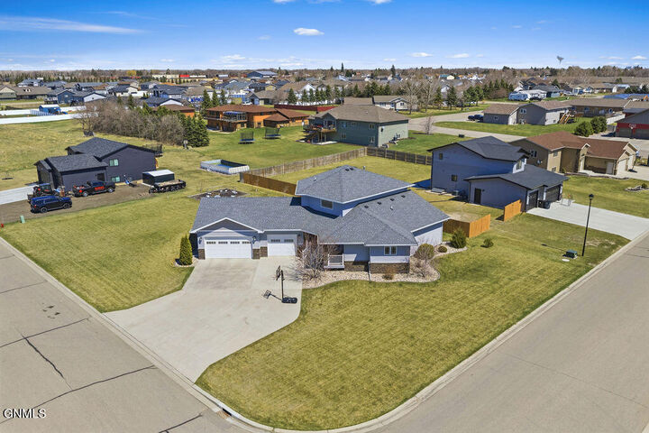 Property Photo:  505 7th Avenue SW  ND 58785 