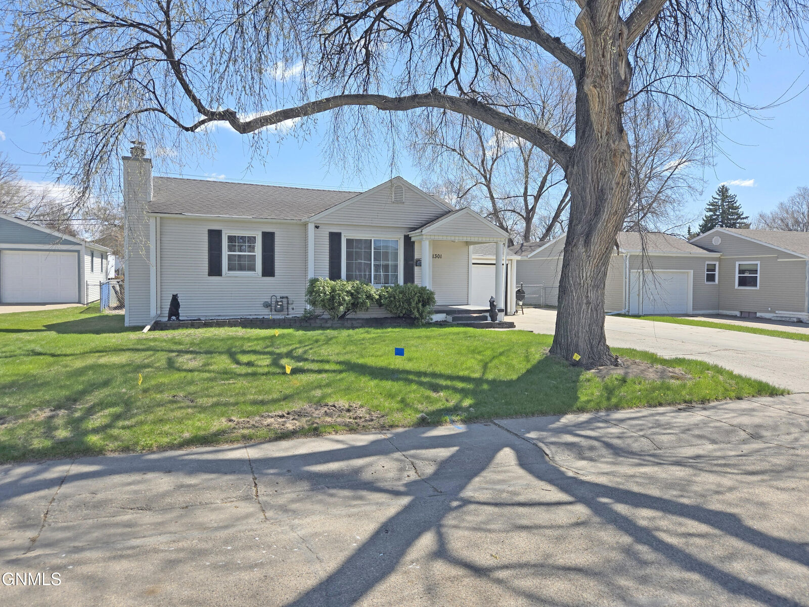 Property Photo:  1301 N 12th Street  ND 58501 