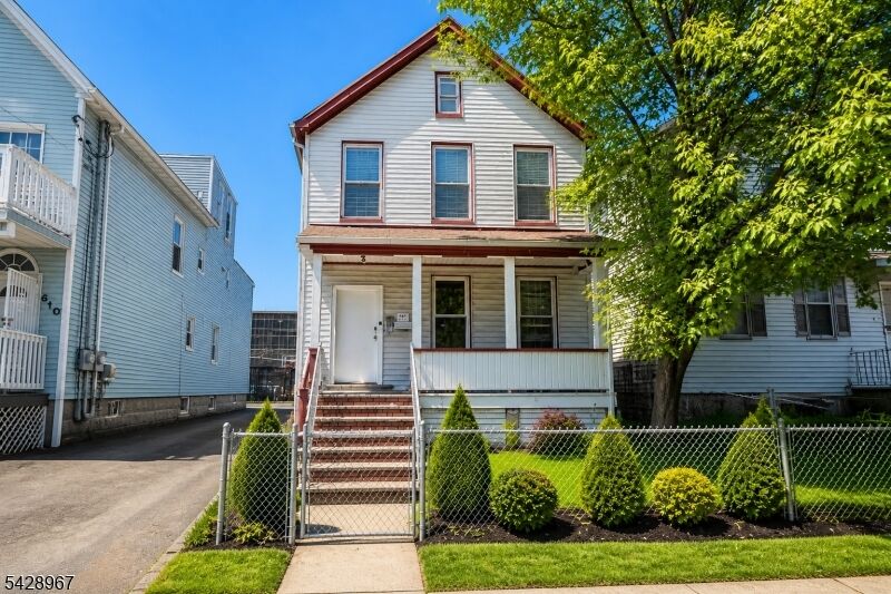 Property Photo:  612 S Park St 1  NJ 07206 