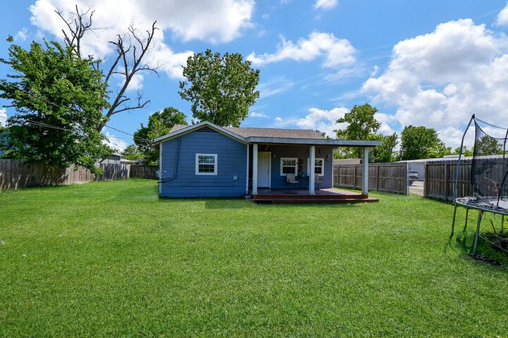 Property Photo:  2206 Hartwick Road  TX 77093 