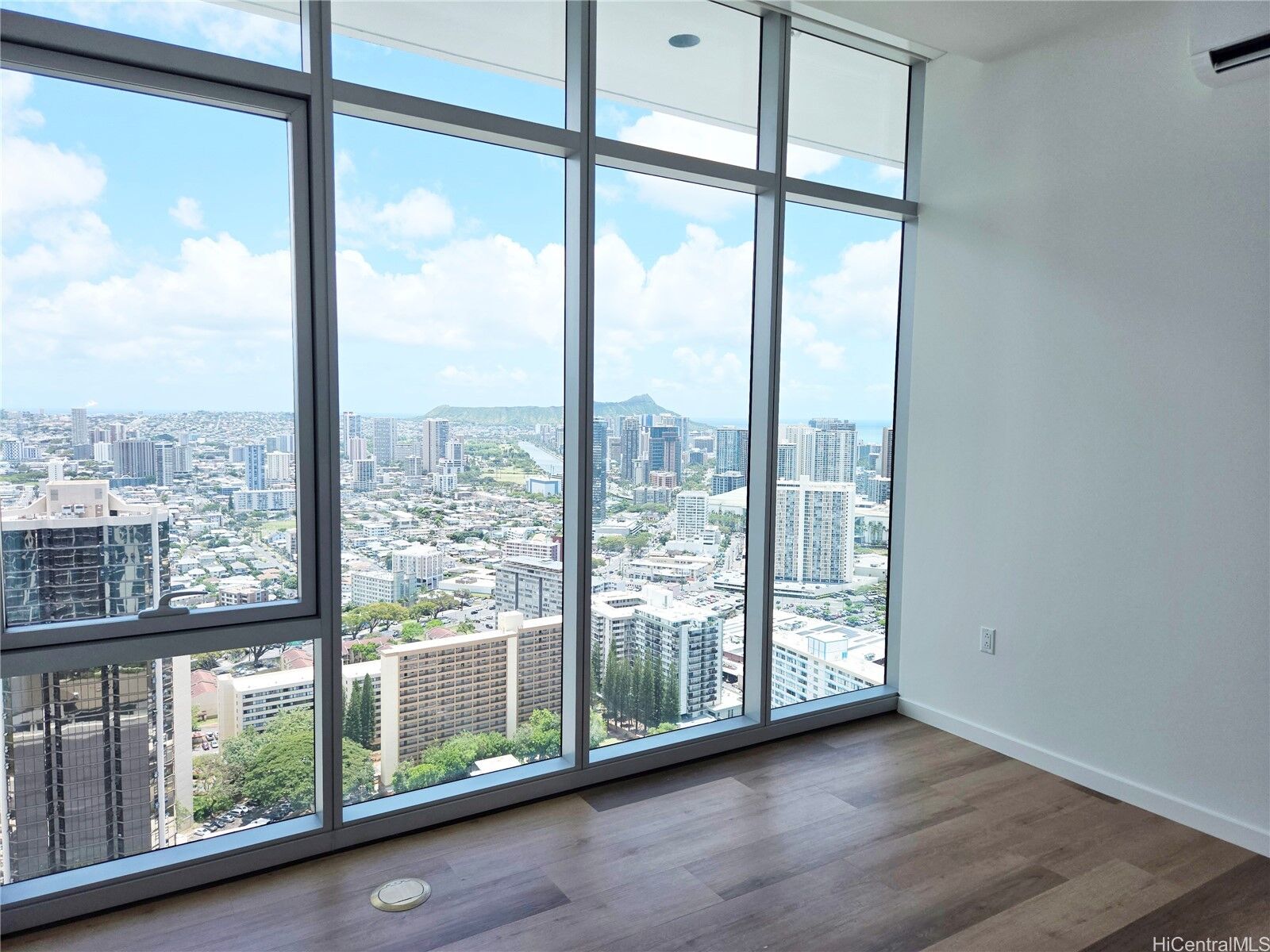 Property Photo:  1515 Liona Street 4401L  HI 96814 