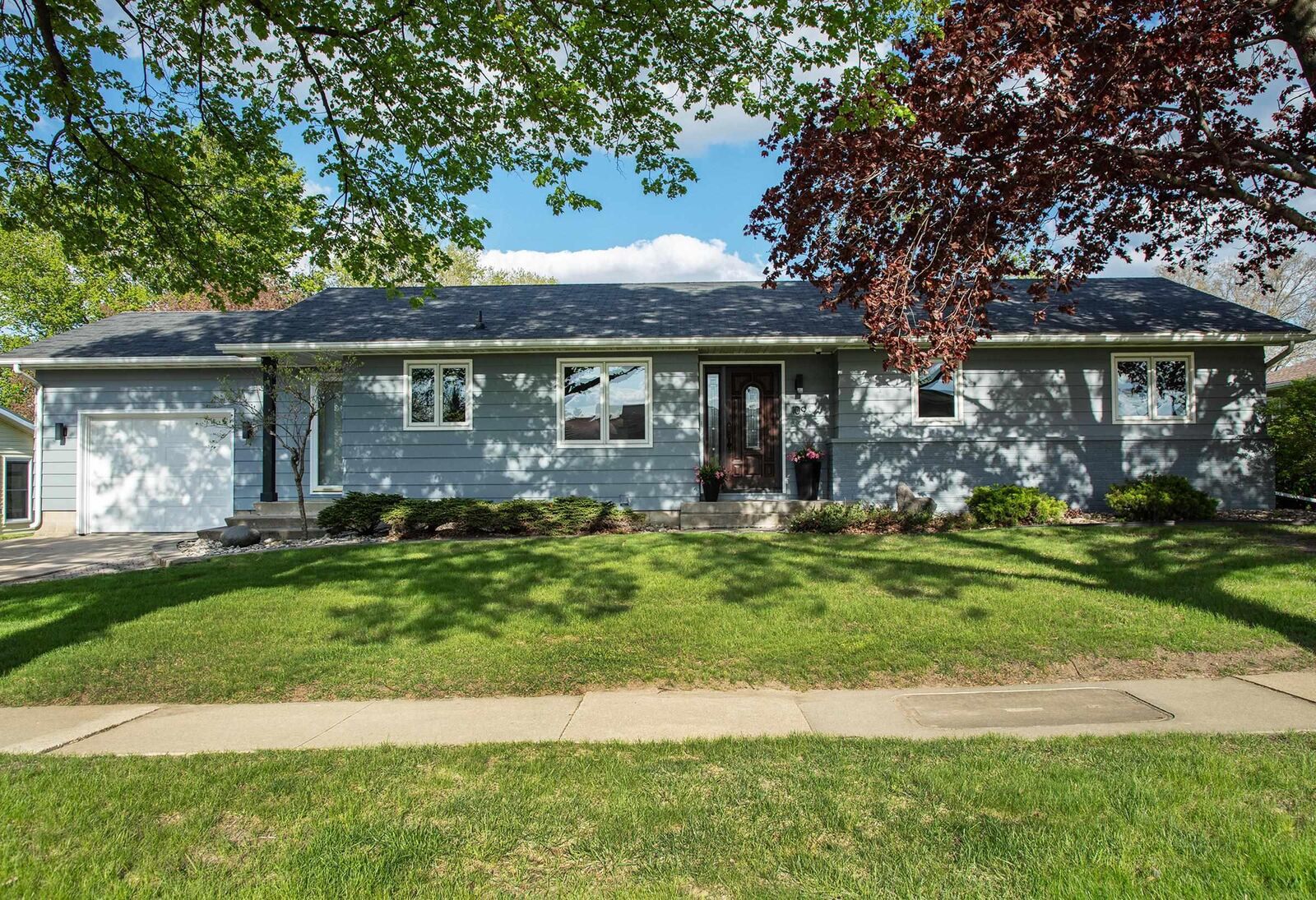 Property Photo:  109 16th St SW  IA 50677 