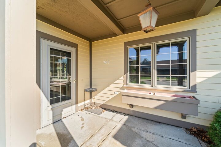 Property Photo:  707 Timberland Drive  IA 50248 