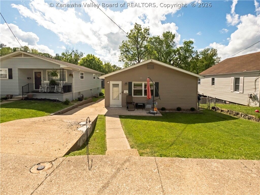 Property Photo:  929 Meadow Drive  WV 25309 