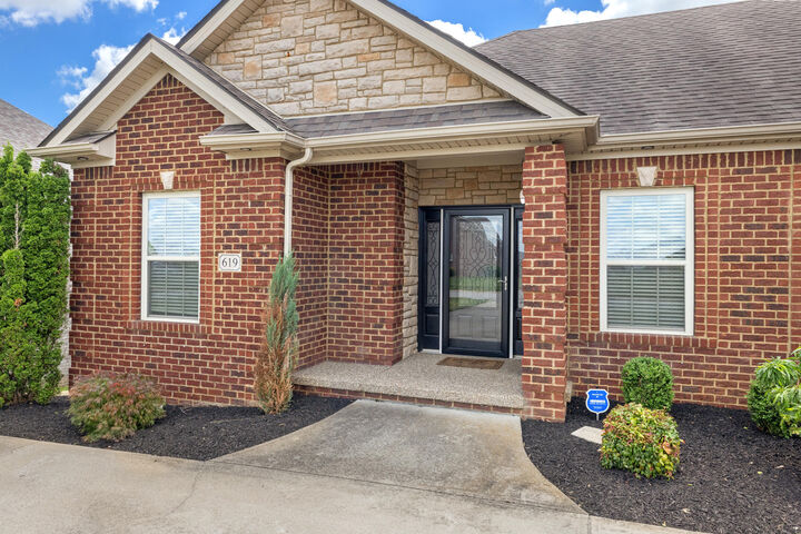 Property Photo: 619 Four Winds Drive KY 40475