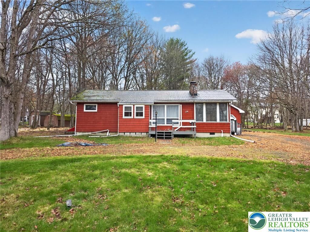 Property Photo:  456 Mountain Road  PA 18210 