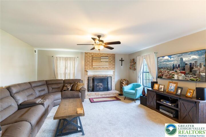 Property Photo:  2785 Rolling Green Place  PA 18062 