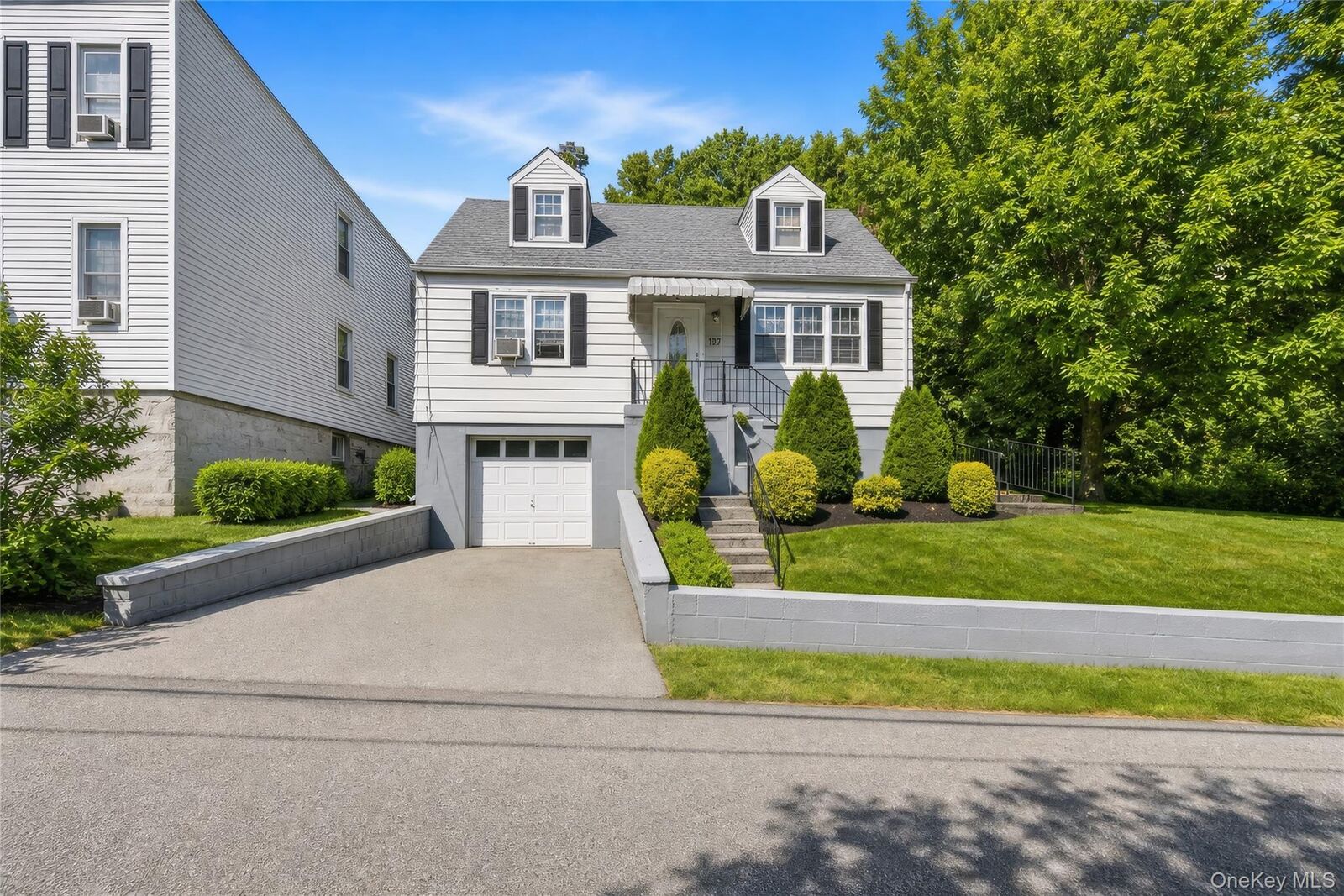 Property Photo:  137 Morsemere Terrace 1  NY 10703 