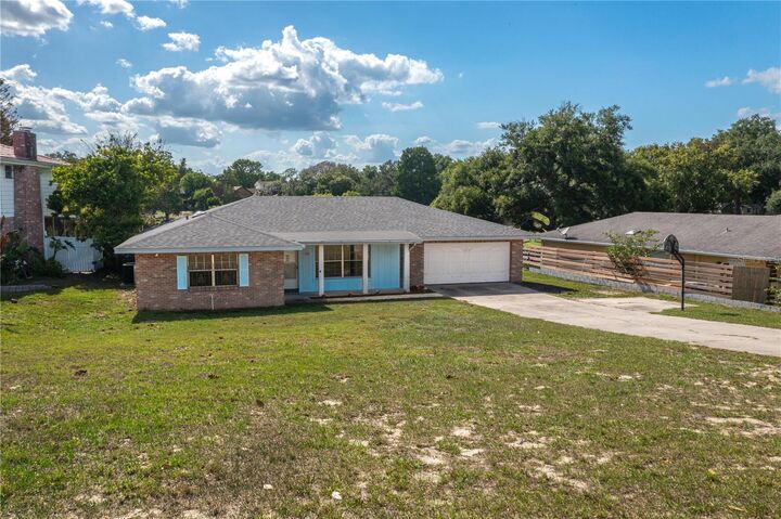 Property Photo: 136 Lake Ring Drive FL 33884