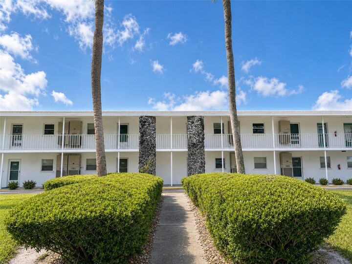 Property Photo:  3900 Roxane Boulevard 11B  FL 34235 