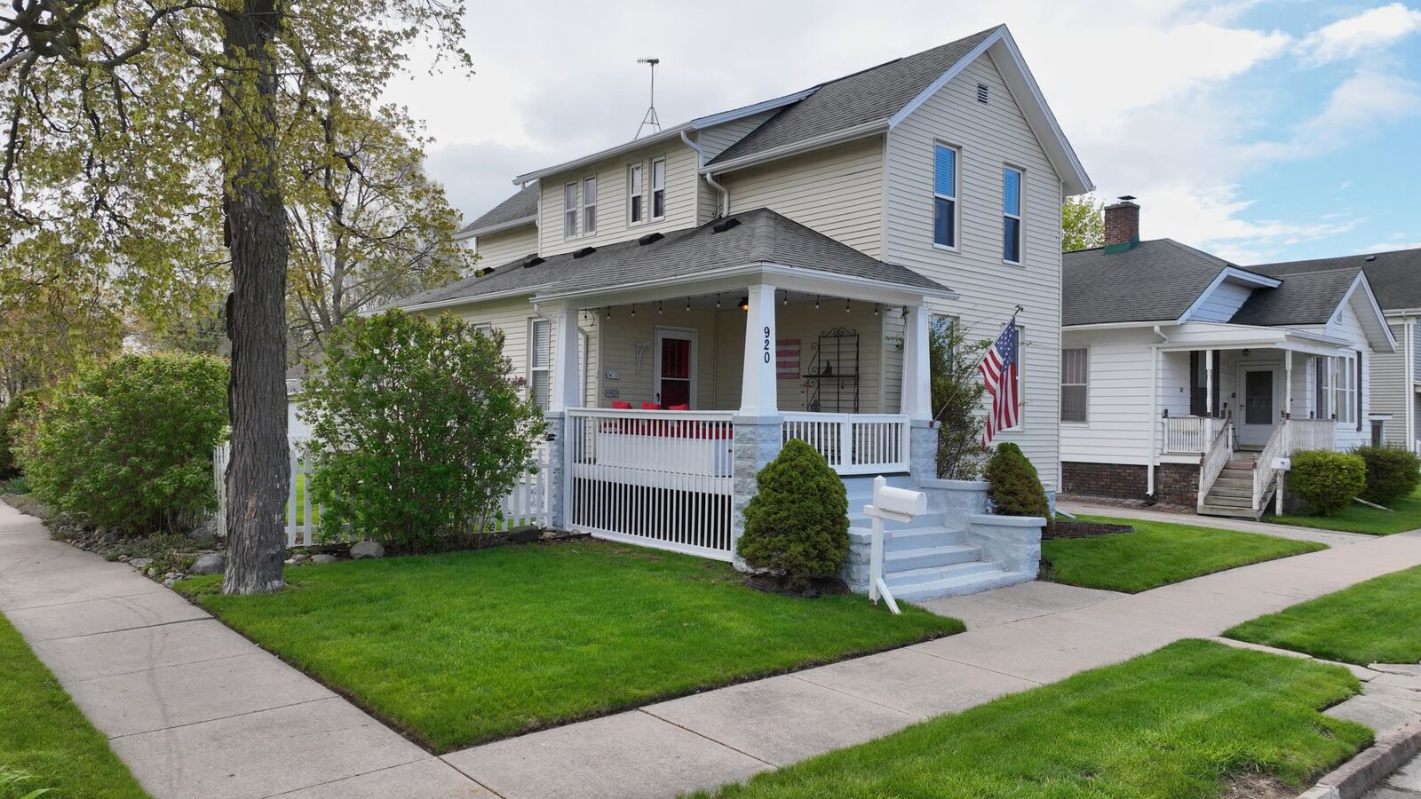 Property Photo:  920 N Jackson Street  MI 48708 