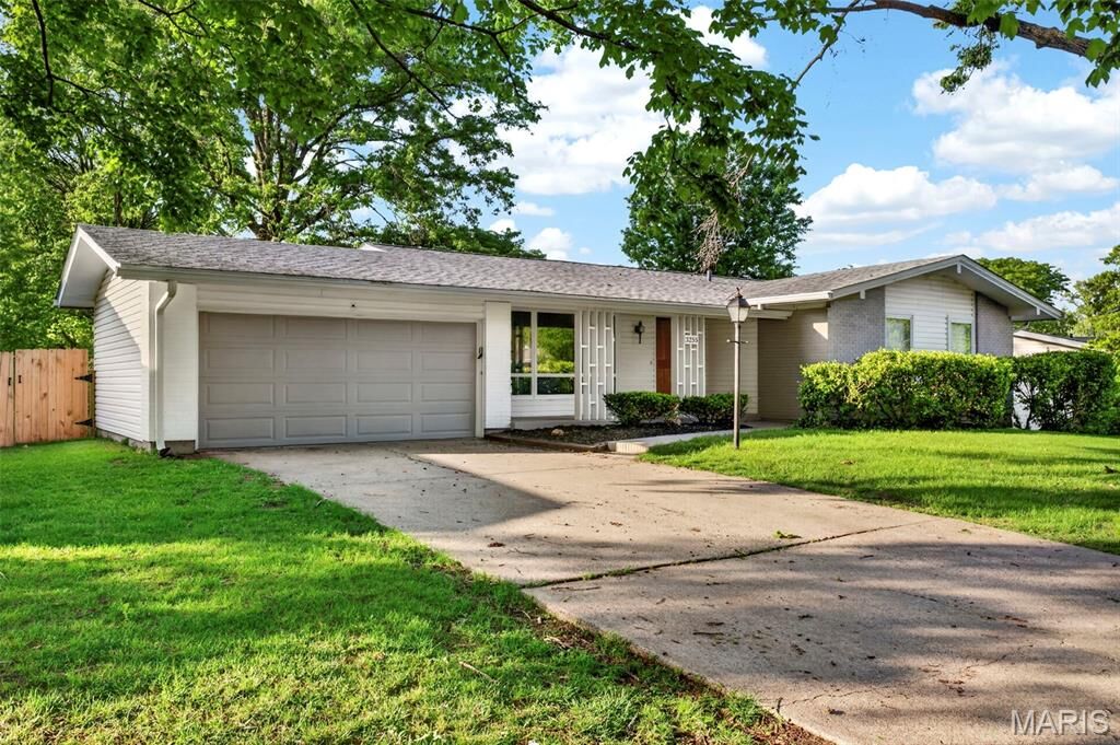 Property Photo:  3255 Classic Drive  MO 63033 