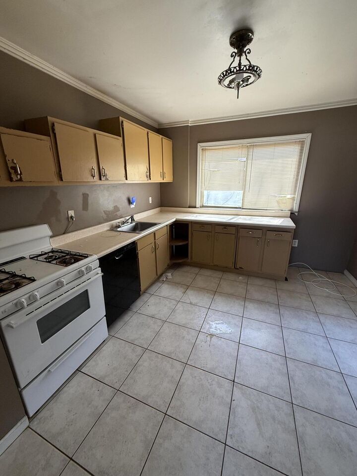 Property Photo:  23147 Donald Avenue  MI 48021 