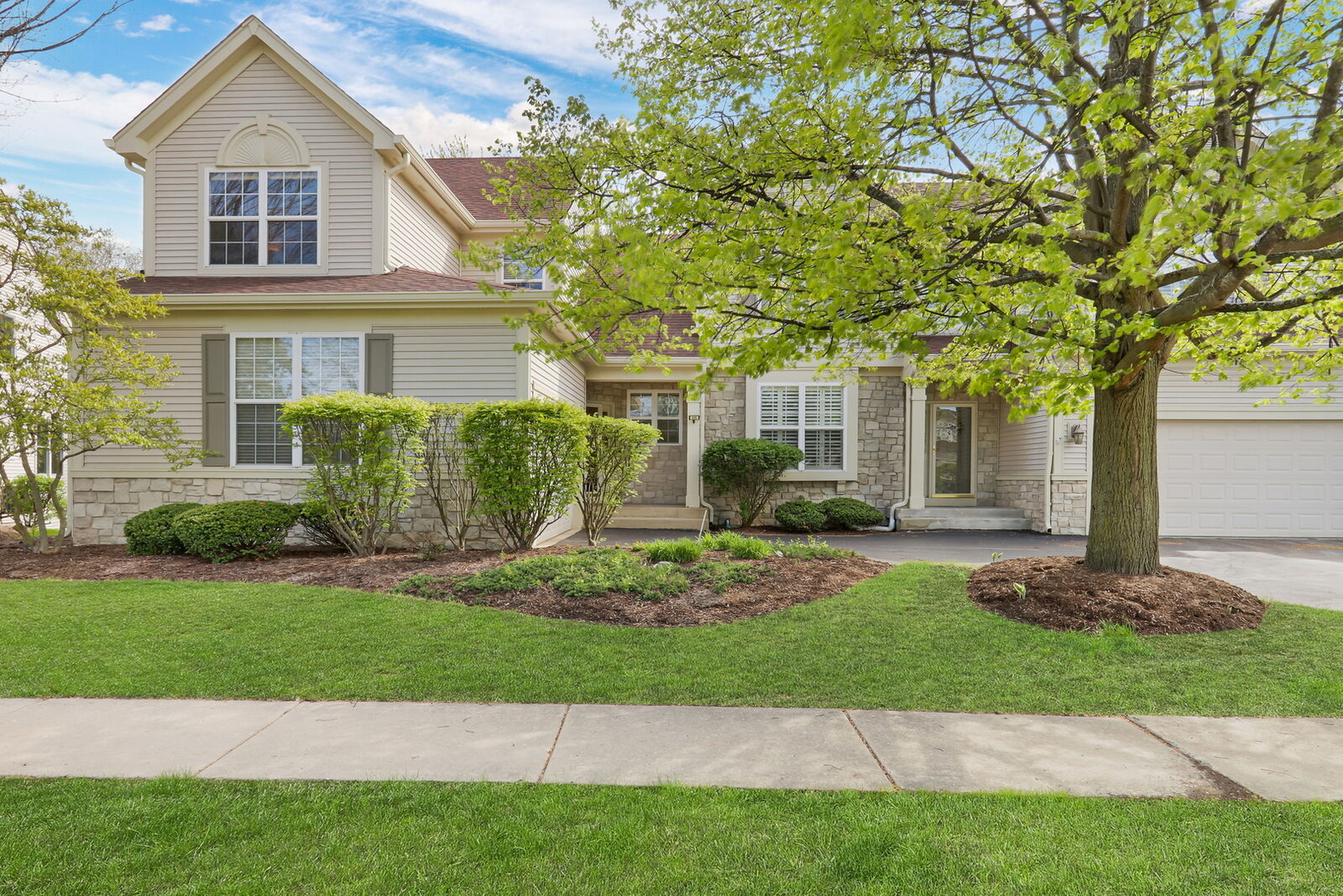 Property Photo:  