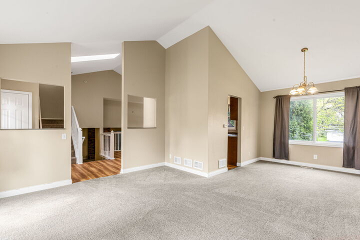 Property Photo:  6 Cambridge Court  IL 60013 