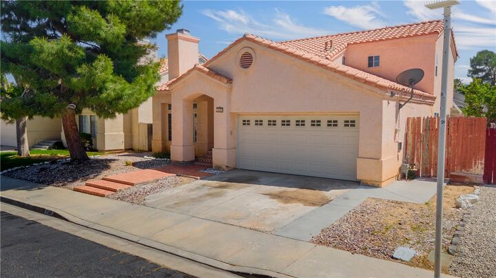 Property Photo:  2148 Scott Avenue  CA 93550 