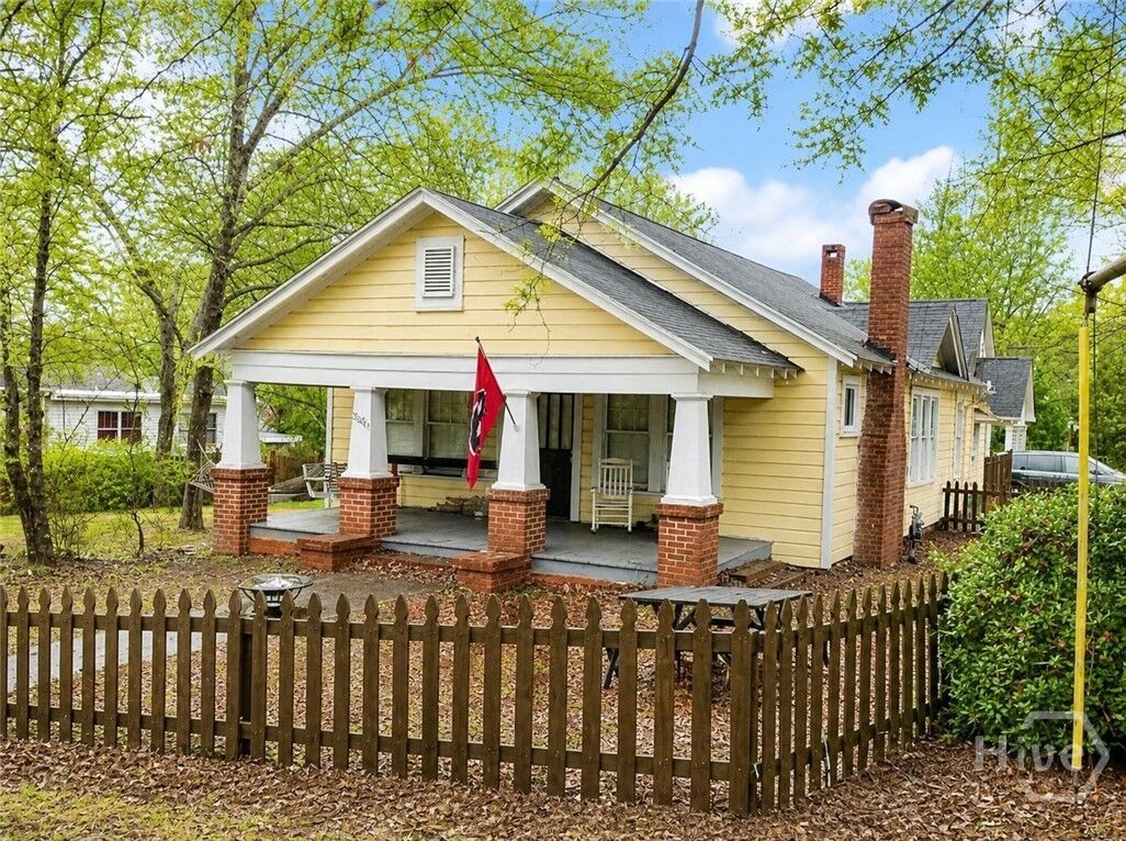 Property Photo: 2080 S Lumpkin St. GA 30606