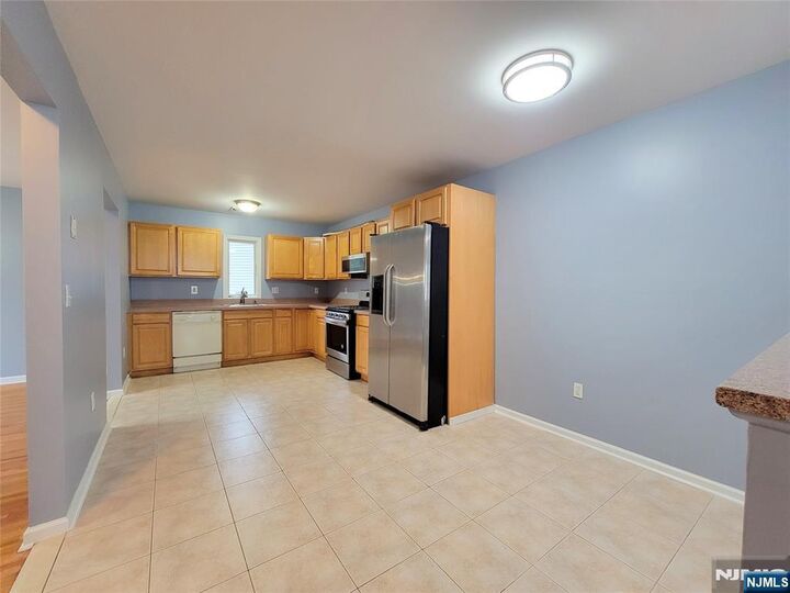 Property Photo:  154 Norwood Avenue 2  NJ 07644 