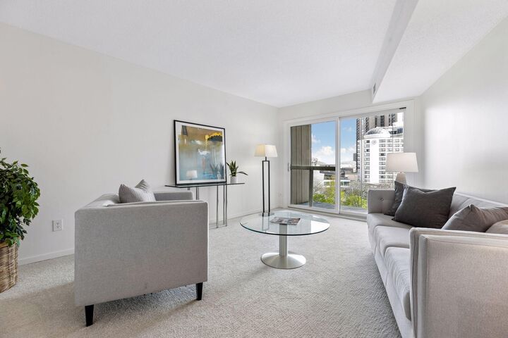 Property Photo:  1200 Nicollet Avenue 723  MN 55403 