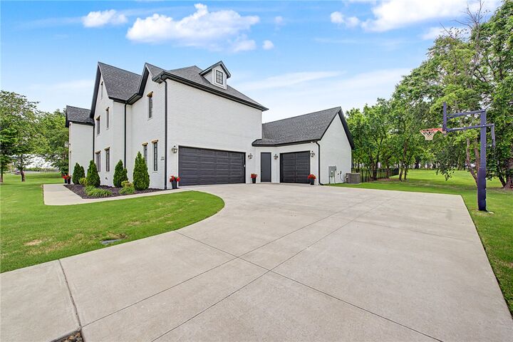 Property Photo:  1721 Westend Avenue  AR 72719 
