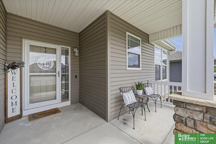 Property Photo:  21126 Castlerock Lane  NE 68028 