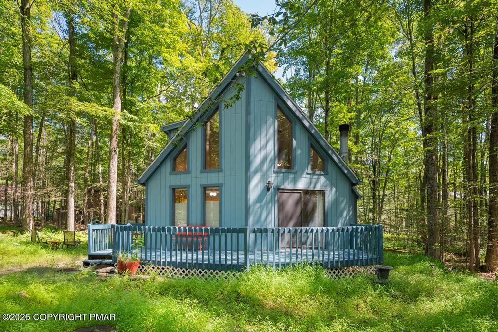 Property Photo:  1113 Wiconisco Drive  PA 18347 