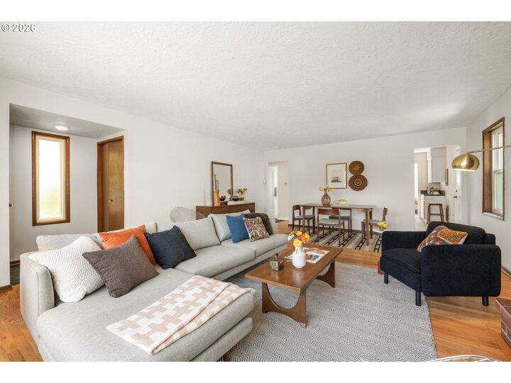 Property Photo:  2919 SE 76th Ave  OR 97206 