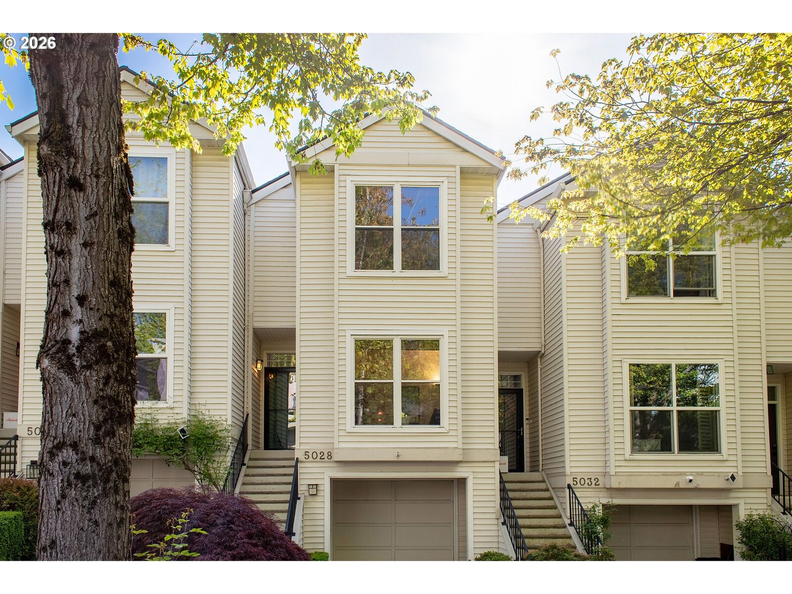 Property Photo:  5028 SW View Point Ter  OR 97239 