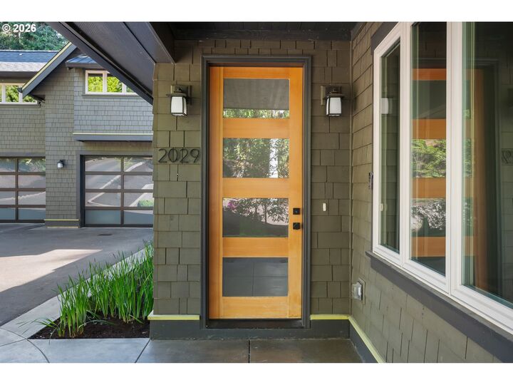 Property Photo:  2029 Why Worry Ln  OR 97405 