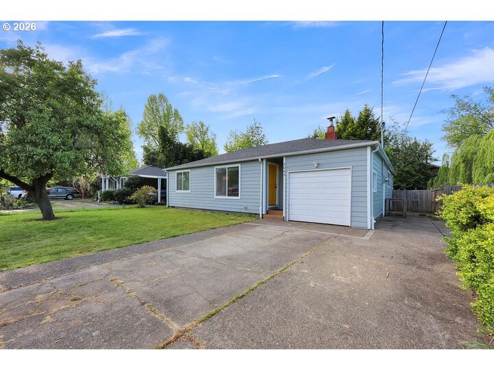 Property Photo:  2045 W 18th Ave  OR 97402 