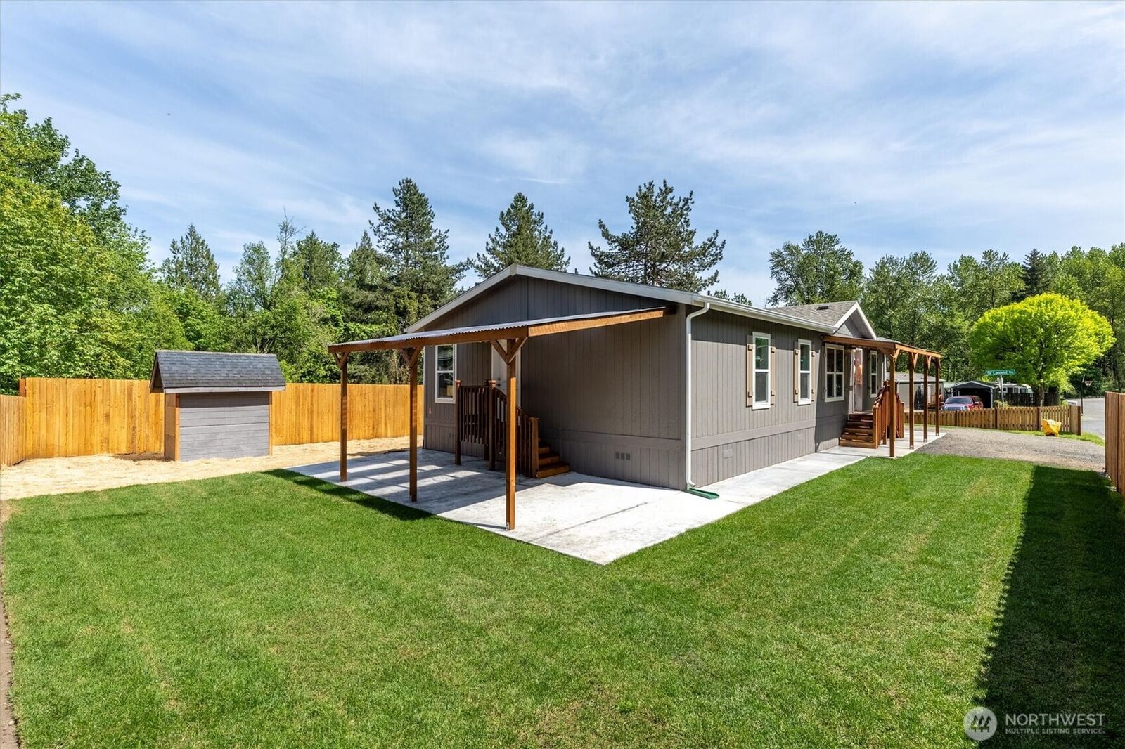 Property Photo:  101  Sir Lancelot Drive  WA 98611 