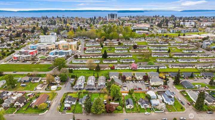 Property Photo:  1322  Maple Street  WA 98201 