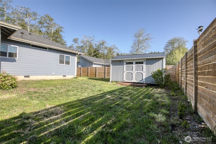 Property Photo:  208  Fisher Avenue NE  WA 98569 