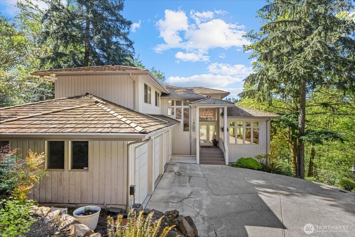 Property Photo:  13032  204th Place SE  WA 98027 