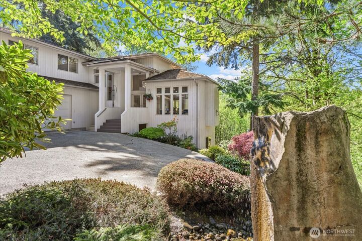 Property Photo: 13032 204th Place SE WA 98027