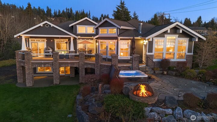 Property Photo:  17003  Talbot Road  WA 98026 